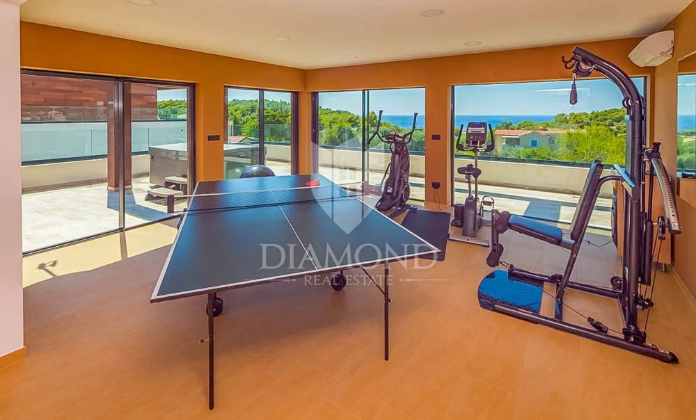 Pula, dintorni, villa di lusso con vista panoramica sul mare