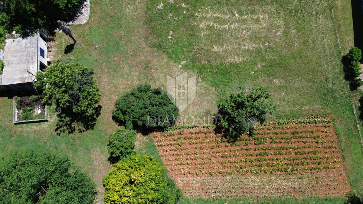 Terreno Barban, 1.692m2