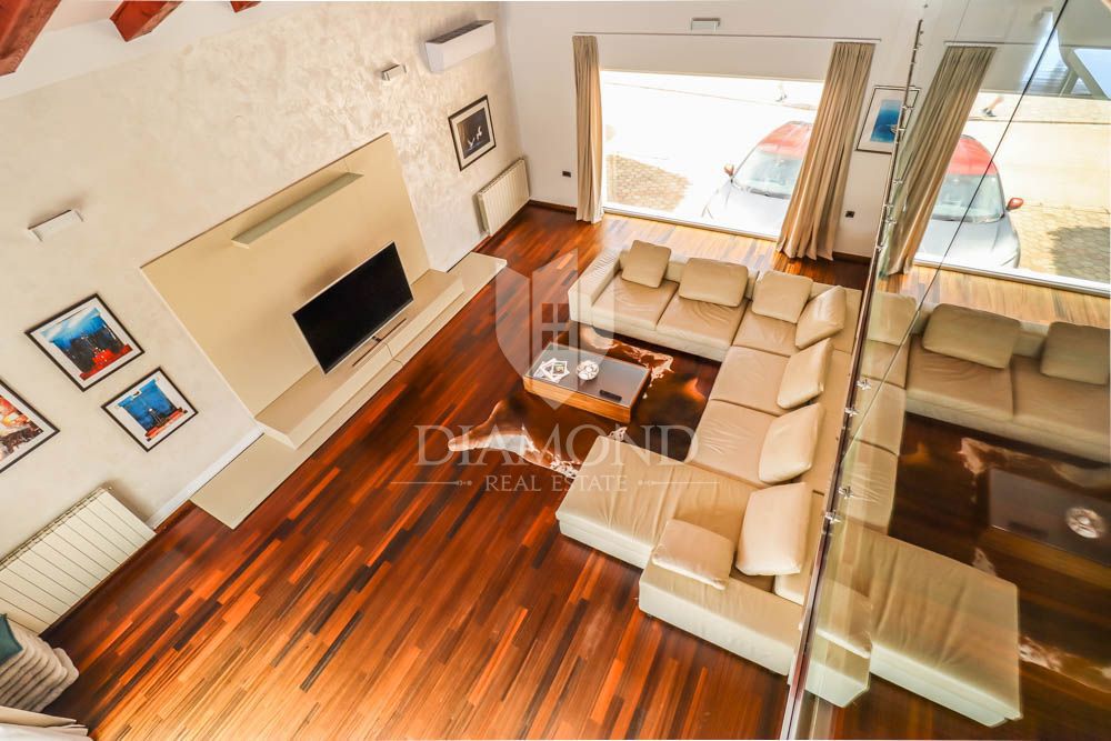 Banjole, prestigiosa villa a 300mt dal mare