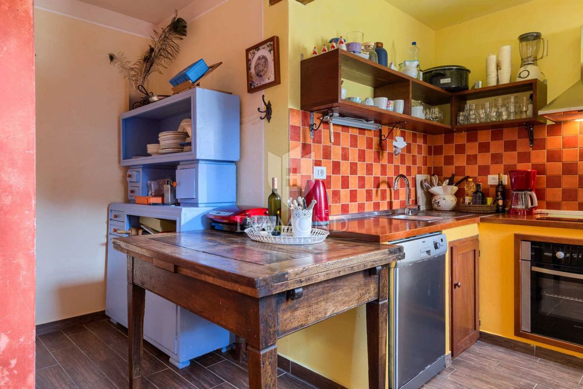 Barbana, dintorni, casa in una bella posizione