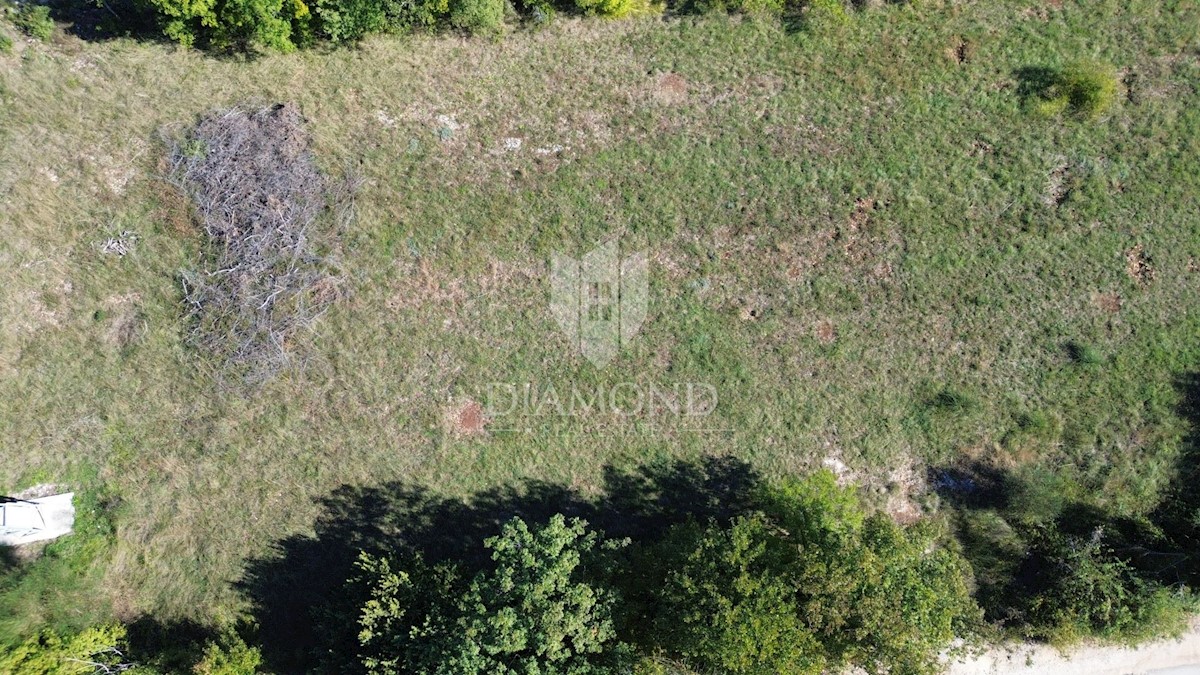 Albona, dintorni, terreno edificabile con vista mare