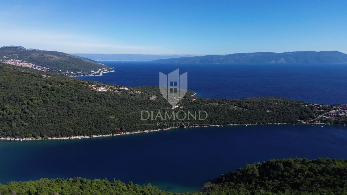 Albona, dintorni, terreno edificabile con vista mare