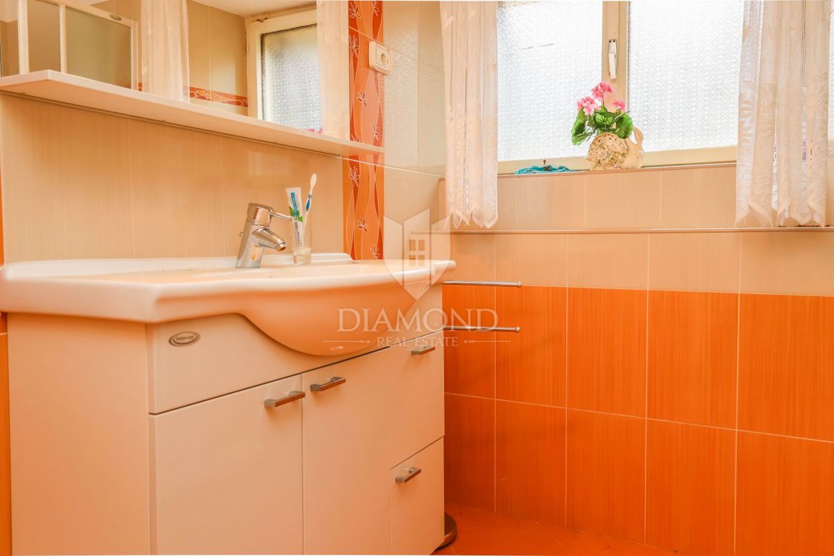 Umago, dintorni - Appartamento su due piani con vista sul mare!