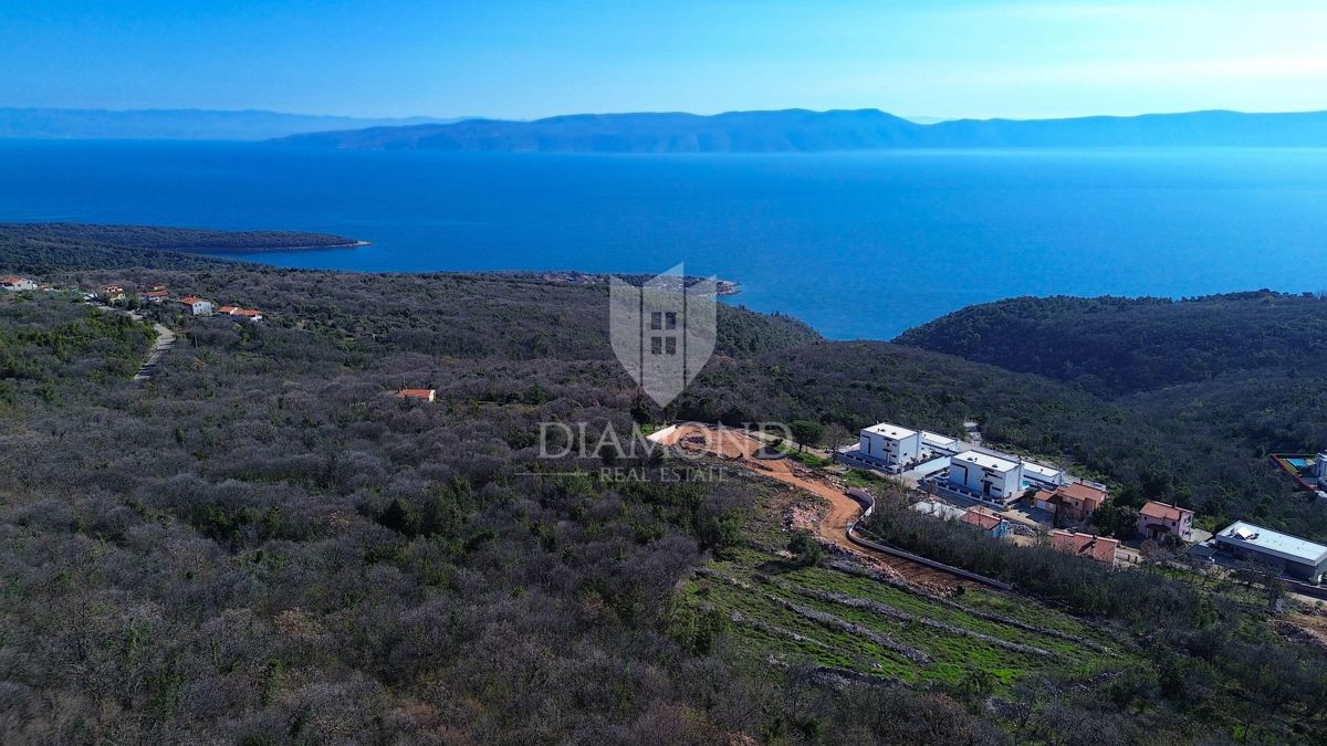 Labin, Rabac, terreno edificabile con vista mare 