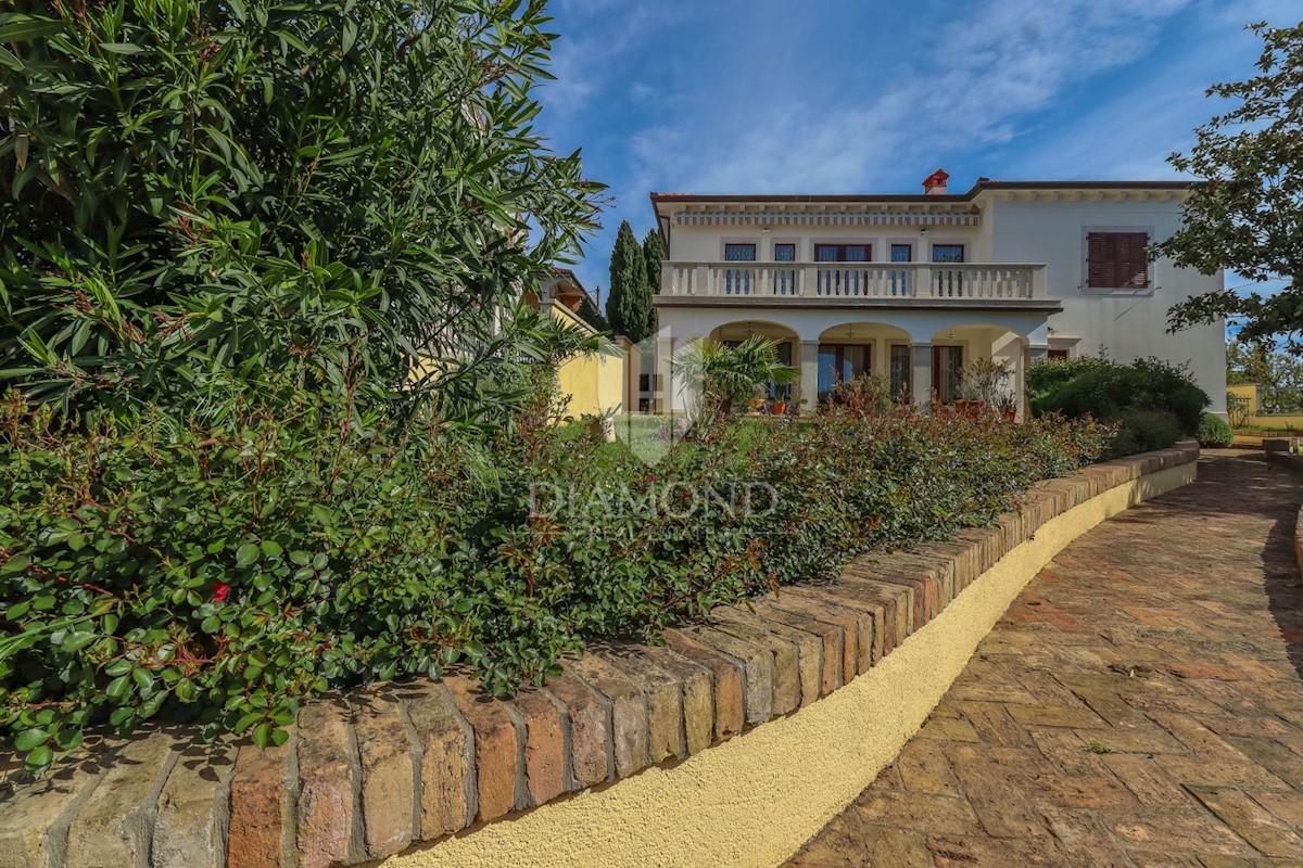 Casa prima fila al mare con due appartamenti