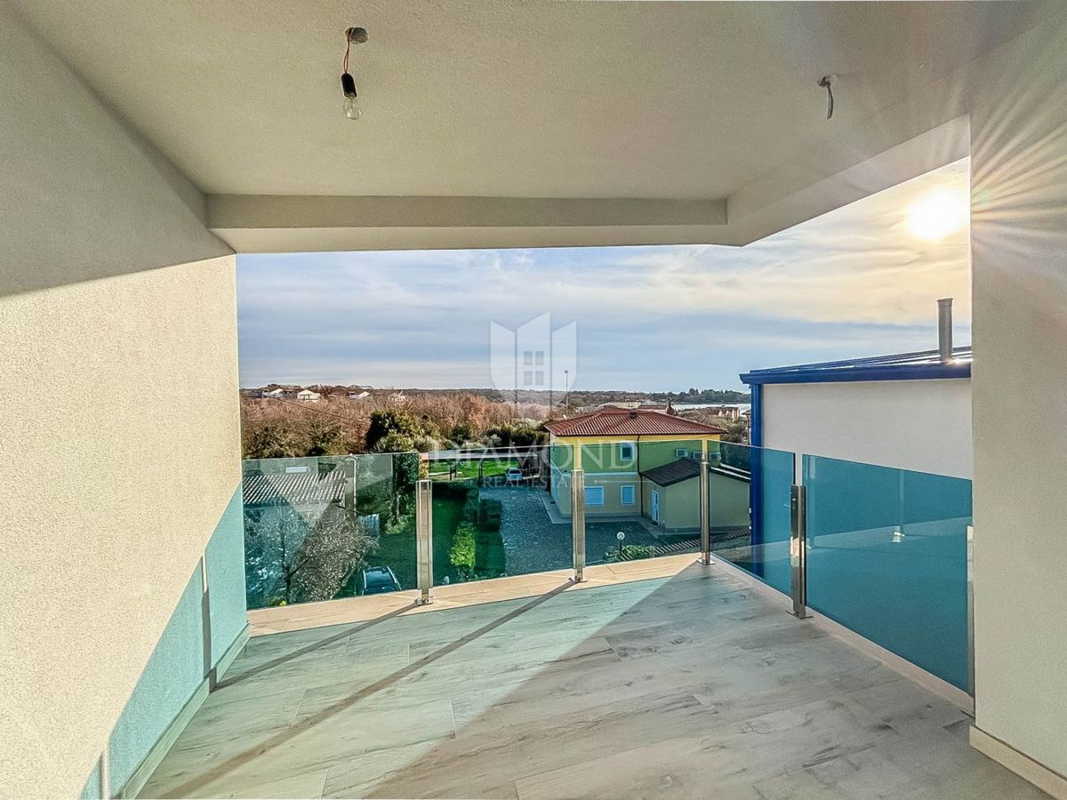 Umago, San Lorenzo, Trilocale con vista mare!
