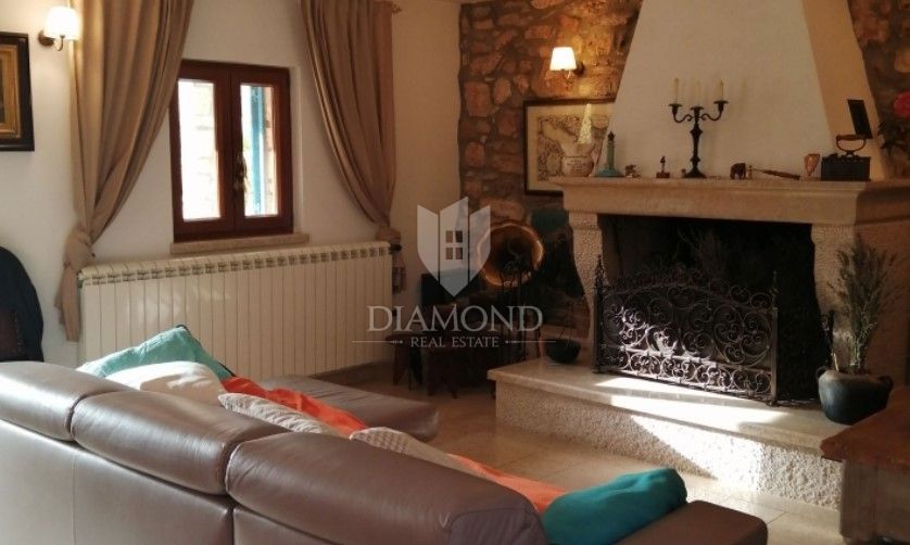 Labin, casa in pietra d'Istria in una posizione tranquilla 