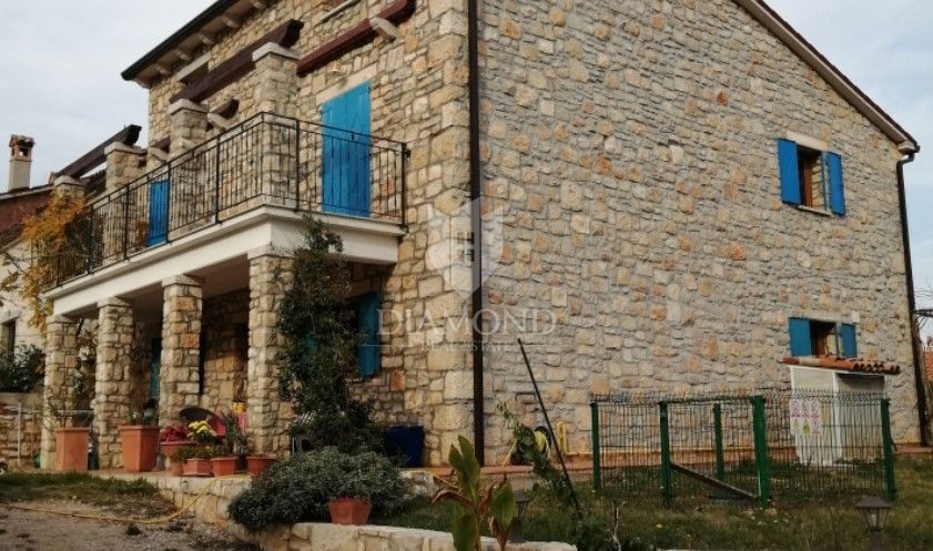 Labin, casa in pietra d'Istria in una posizione tranquilla 
