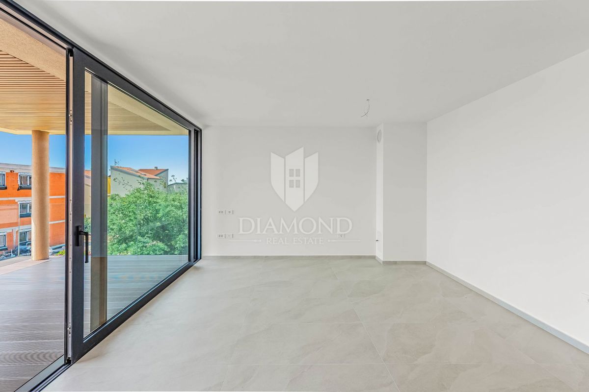 Cittanova, nuovo spazioso appartamento di 111m2 con 3 camere da letto e terrazza!