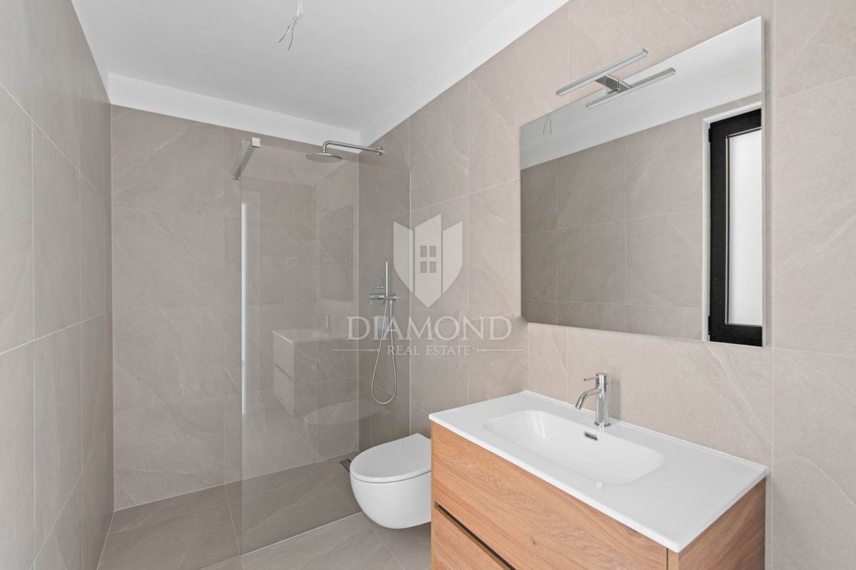 Cittanova, nuovo spazioso appartamento di 111m2 con 3 camere da letto e terrazza!