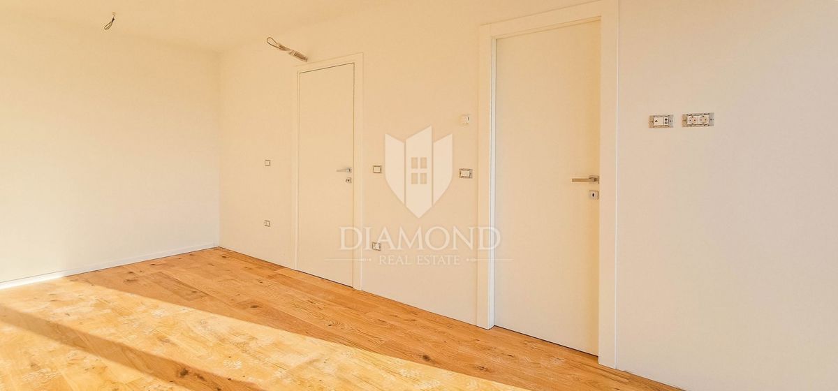 Cittanova, nuovo spazioso appartamento di 111m2 con 3 camere da letto e terrazza!