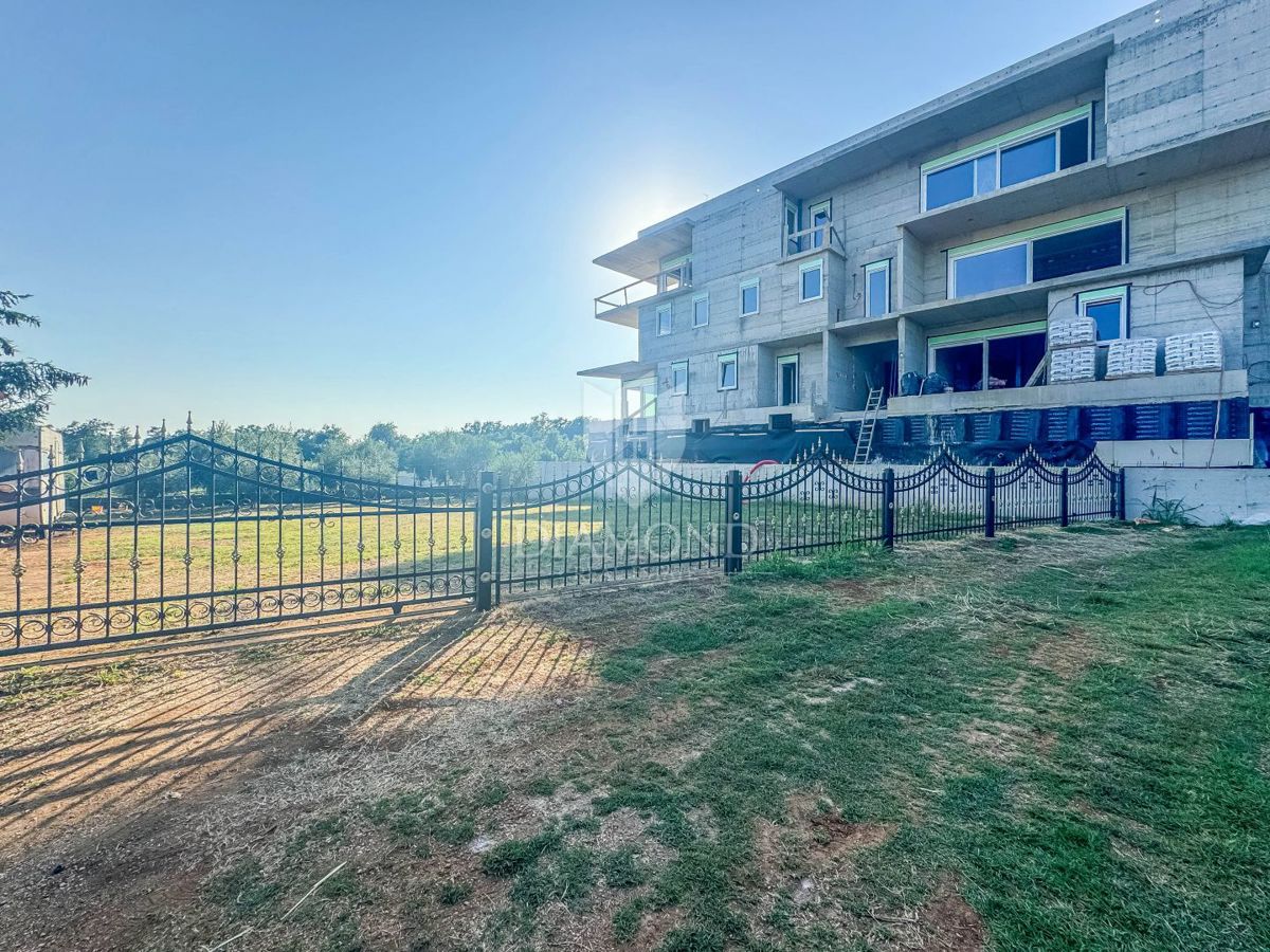 Lovrečica, attraente terreno edificabile