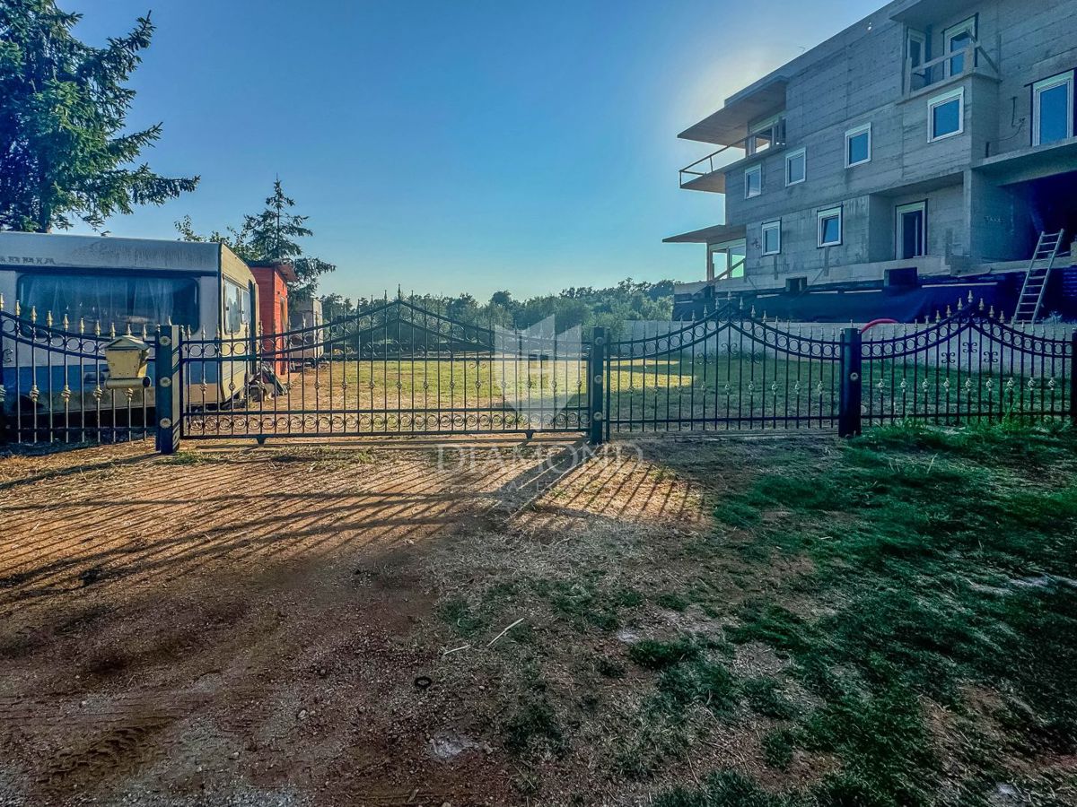 Lovrečica, attraente terreno edificabile