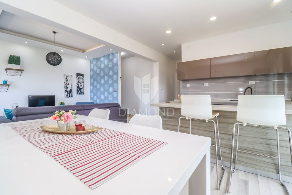 Pola, Veli Vrh, appartamento ammobiliato in una posizione tranquilla