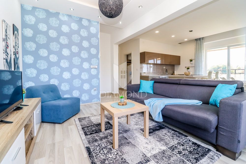 Pola, Veli Vrh, appartamento ammobiliato in una posizione tranquilla