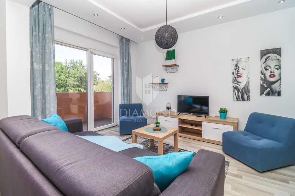 Pola, Veli Vrh, appartamento ammobiliato in una posizione tranquilla