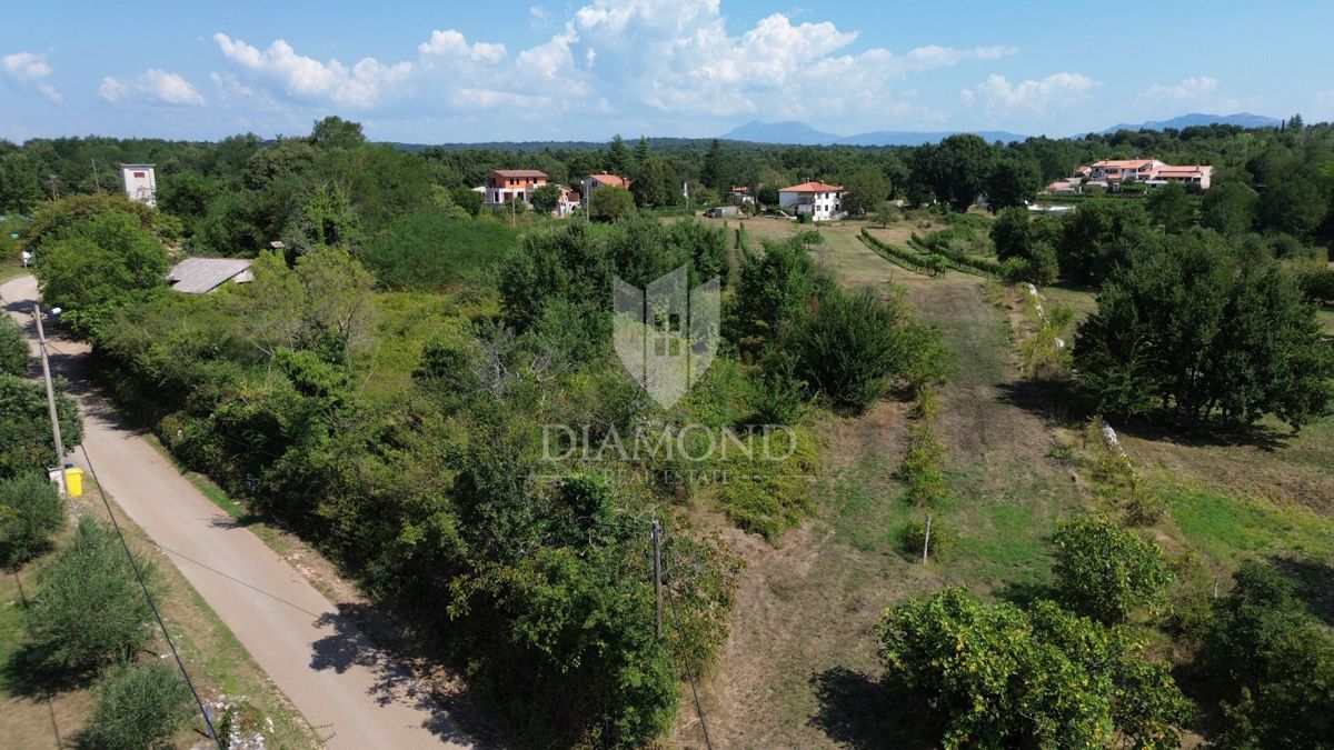 Albona, terreno edificabile attraente 