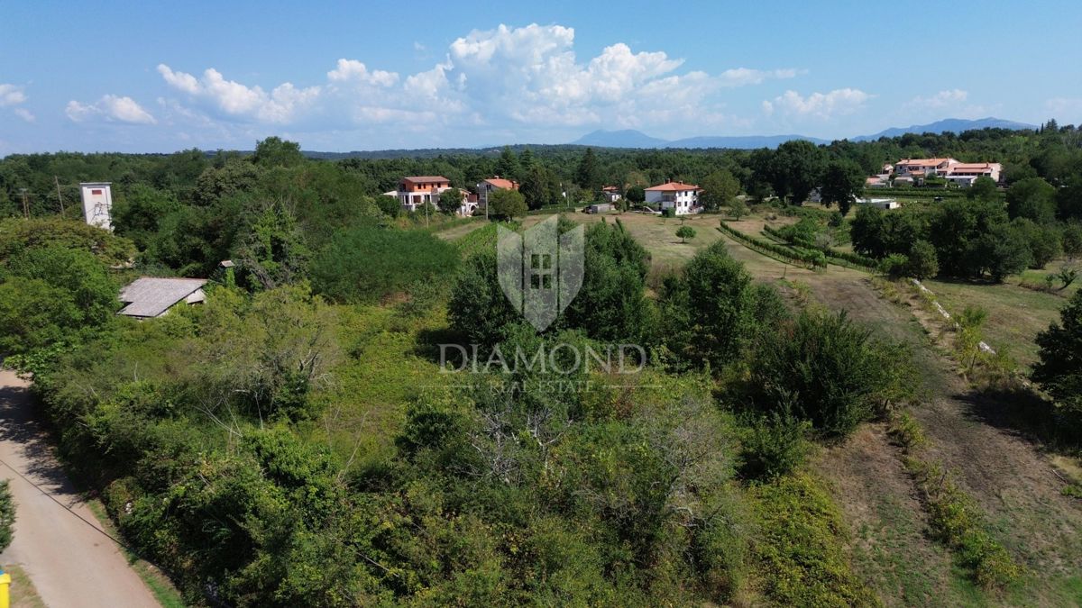 Albona, terreno edificabile attraente 