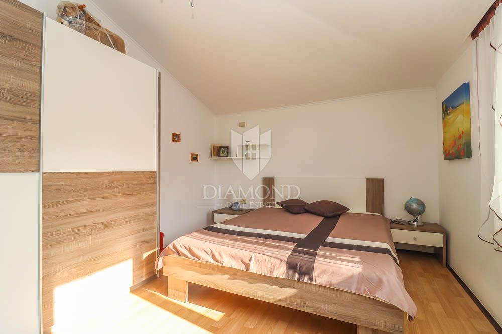 Casa con tre appartamenti a 300 metri dal mare vicino a Medolino! 