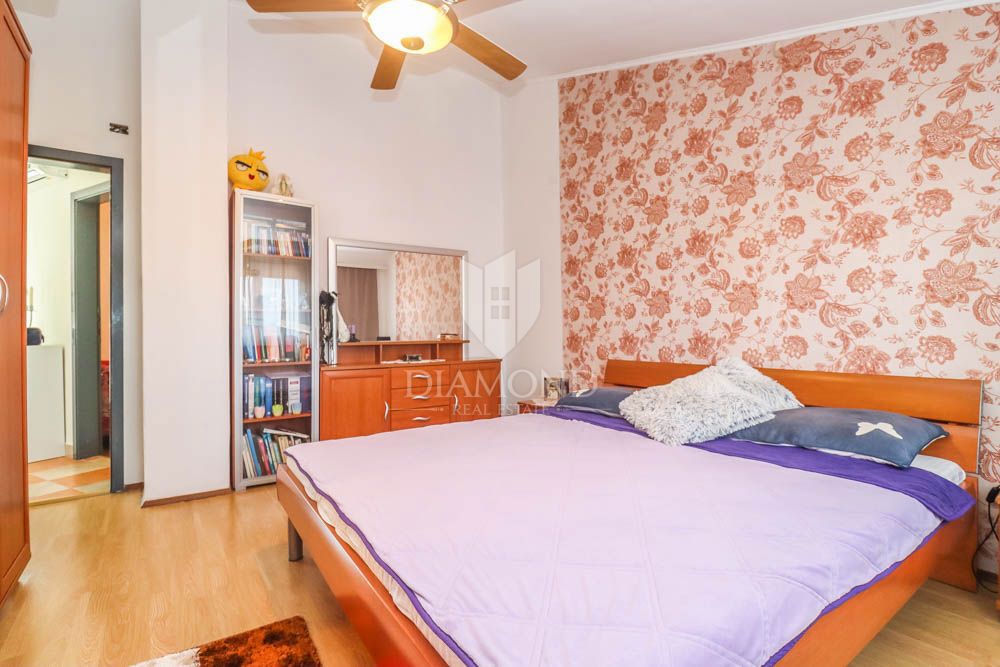 Casa con tre appartamenti a 300 metri dal mare vicino a Medolino! 