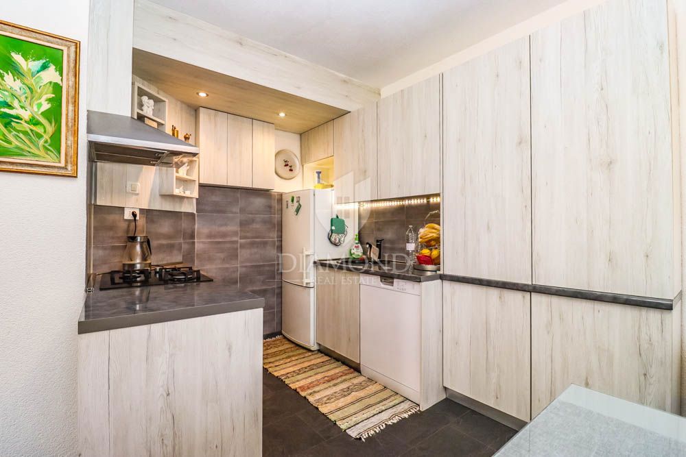 Casa con tre appartamenti a 300 metri dal mare vicino a Medolino! 