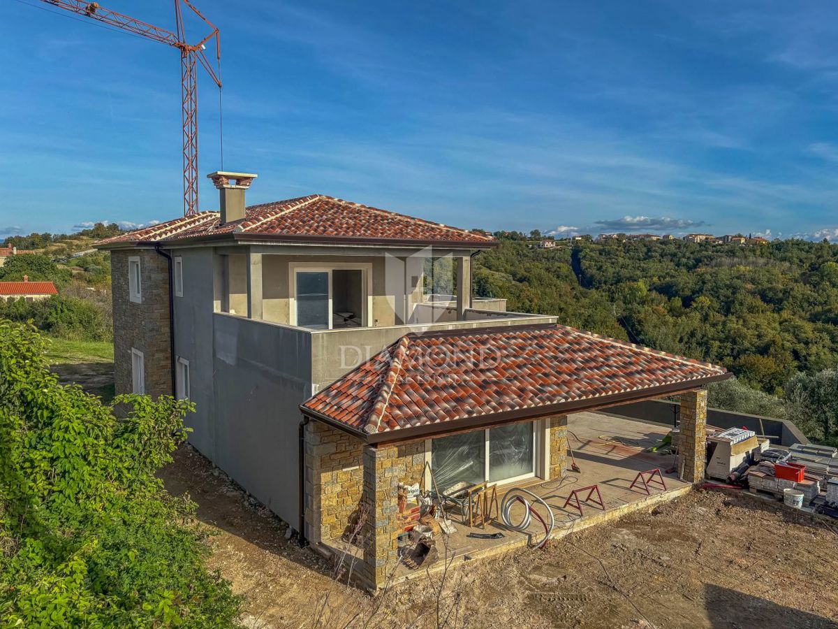 Istria, Eccezionale villa con piscina e vista mare a Momiano!