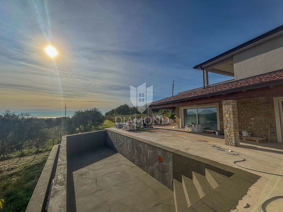 Istria, Eccezionale villa con piscina e vista mare a Momiano!