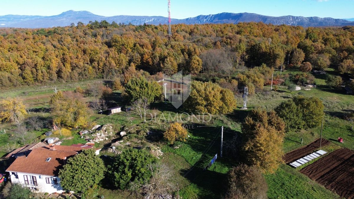 Albona, terreno con permesso di costruzione 