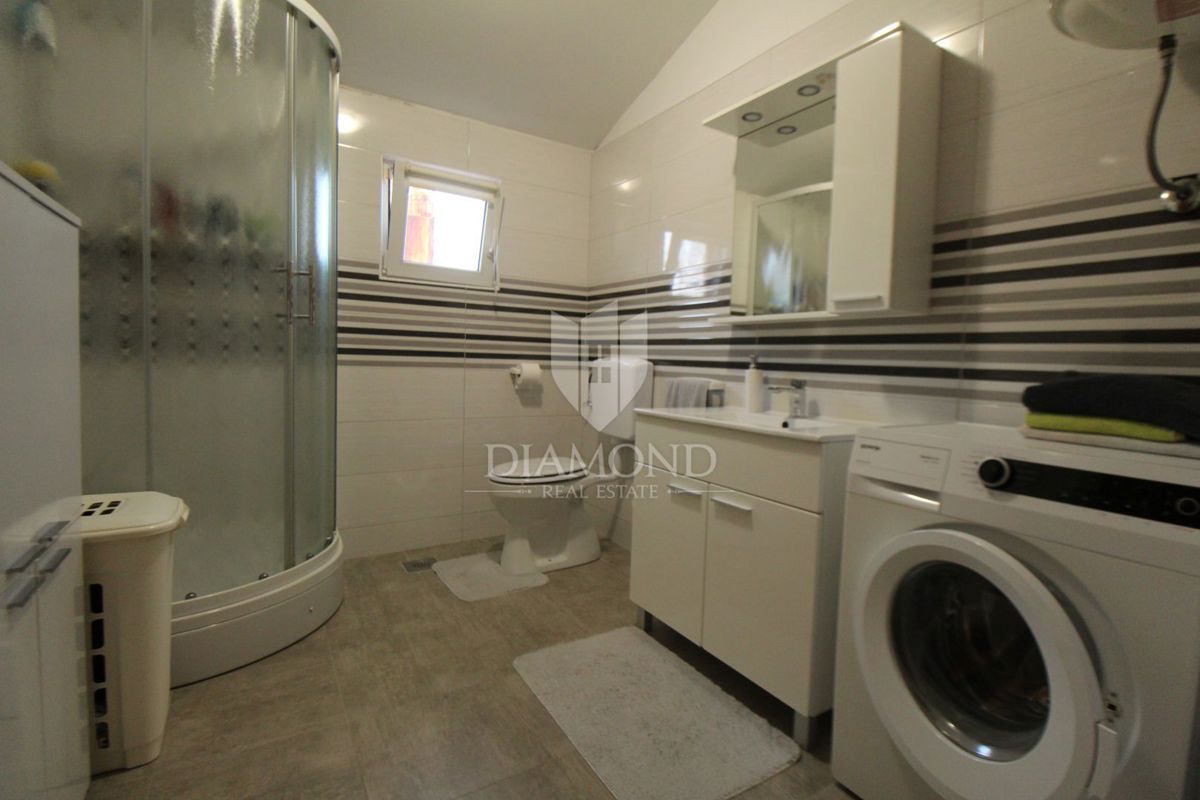 Barban, casa con ampio giardino