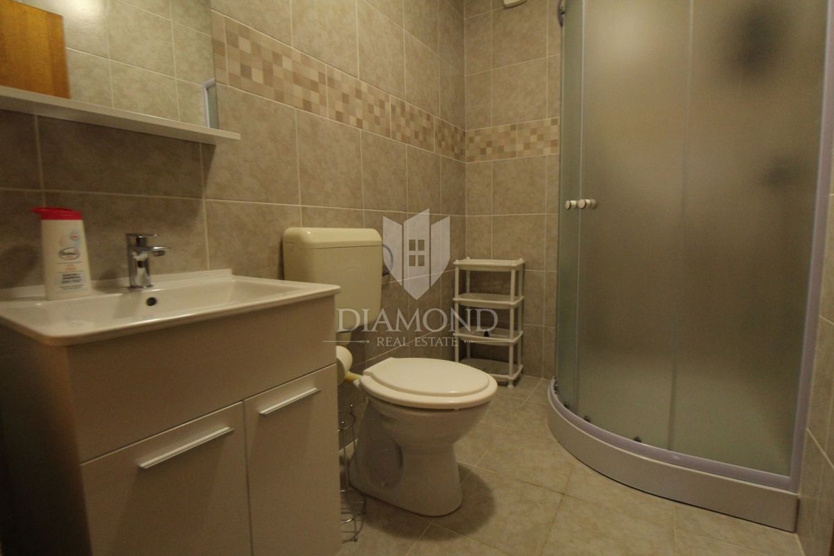 Barban, casa con ampio giardino