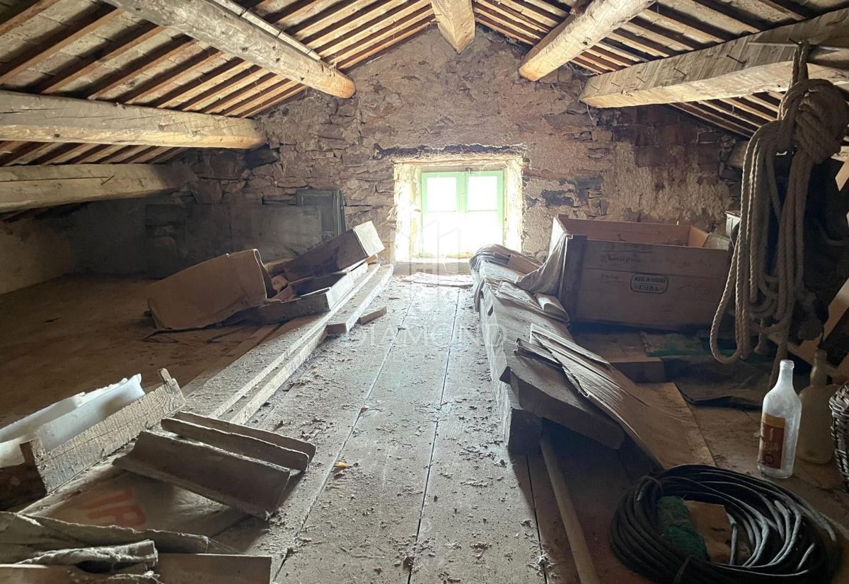 Bellissima casa da ristrutturare con vista mare