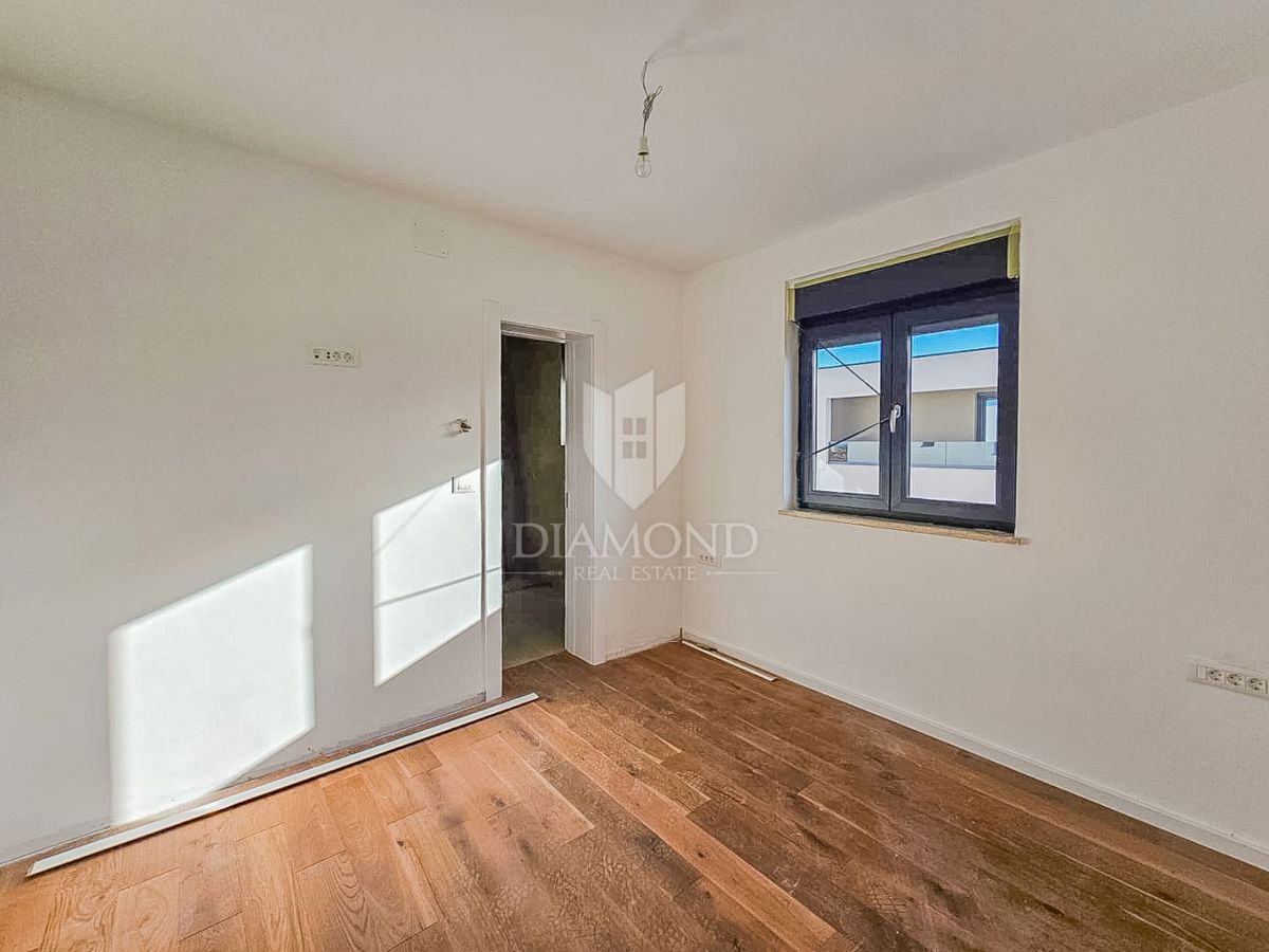 Umago! Appartamento con vista mare e 2 camere da letto!