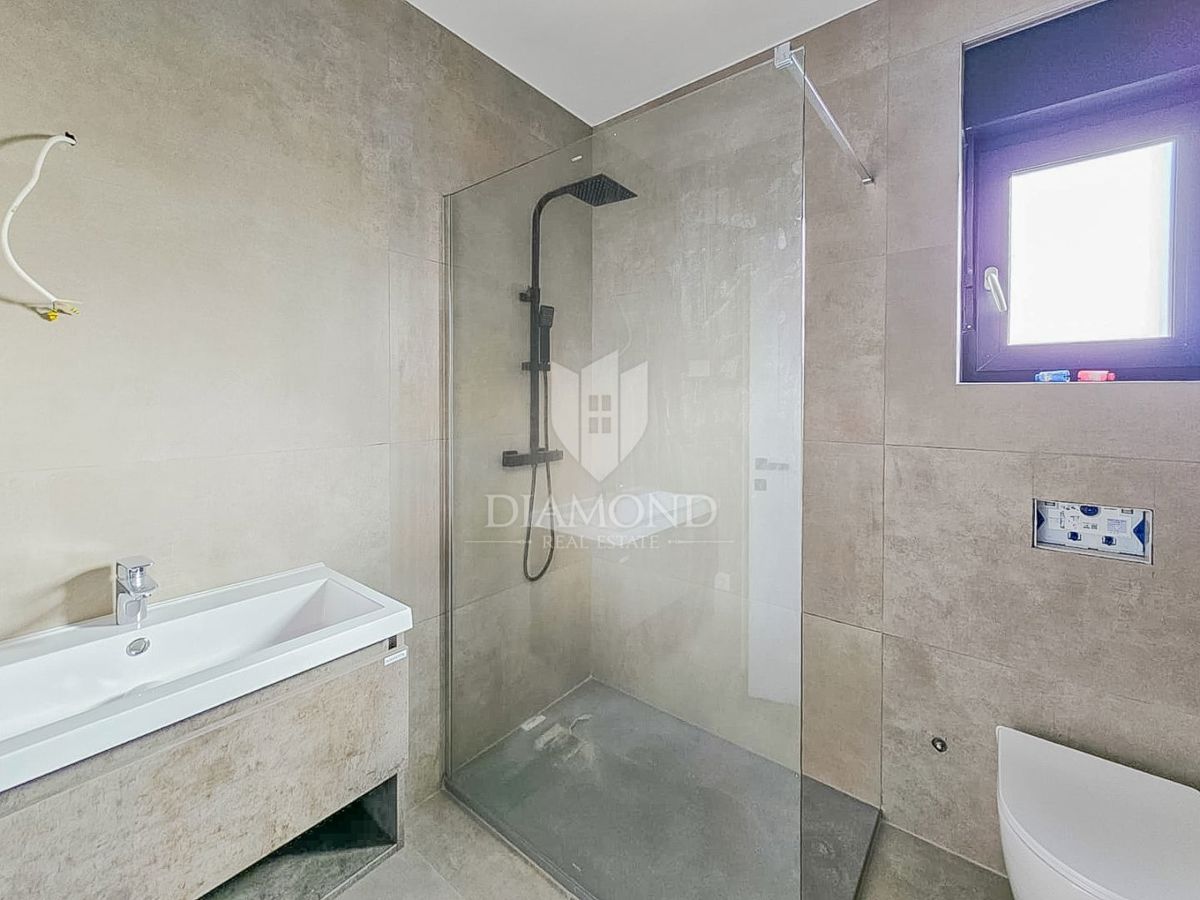 Umago! Appartamento con vista mare e 2 camere da letto!