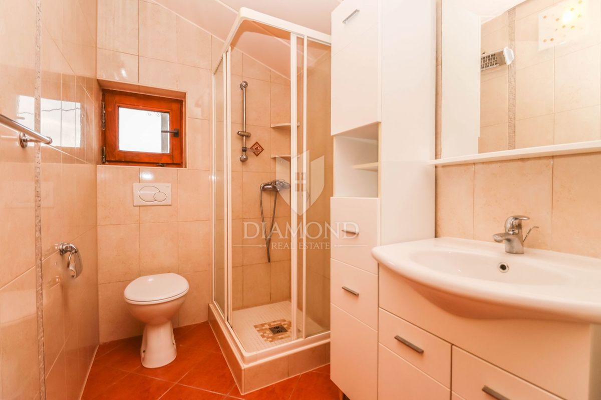 Casa vicino a Pola, ideale per viverci o da affittare.