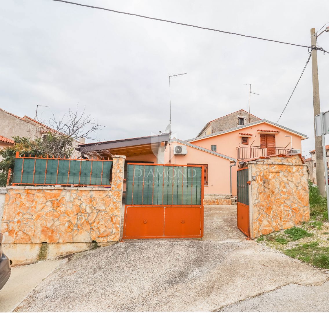 Casa vicino a Pola, ideale per viverci o da affittare.