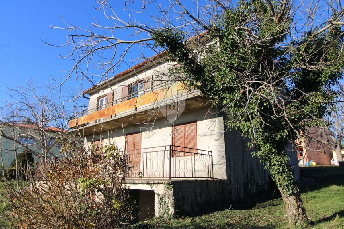 Casa da ristrutturare in ottima posizione a Labin