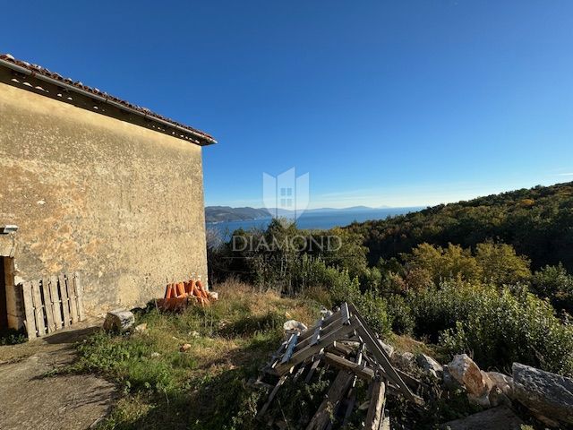 CASA IN PIETRA CON VISTA PANORAMICA SUL MARE