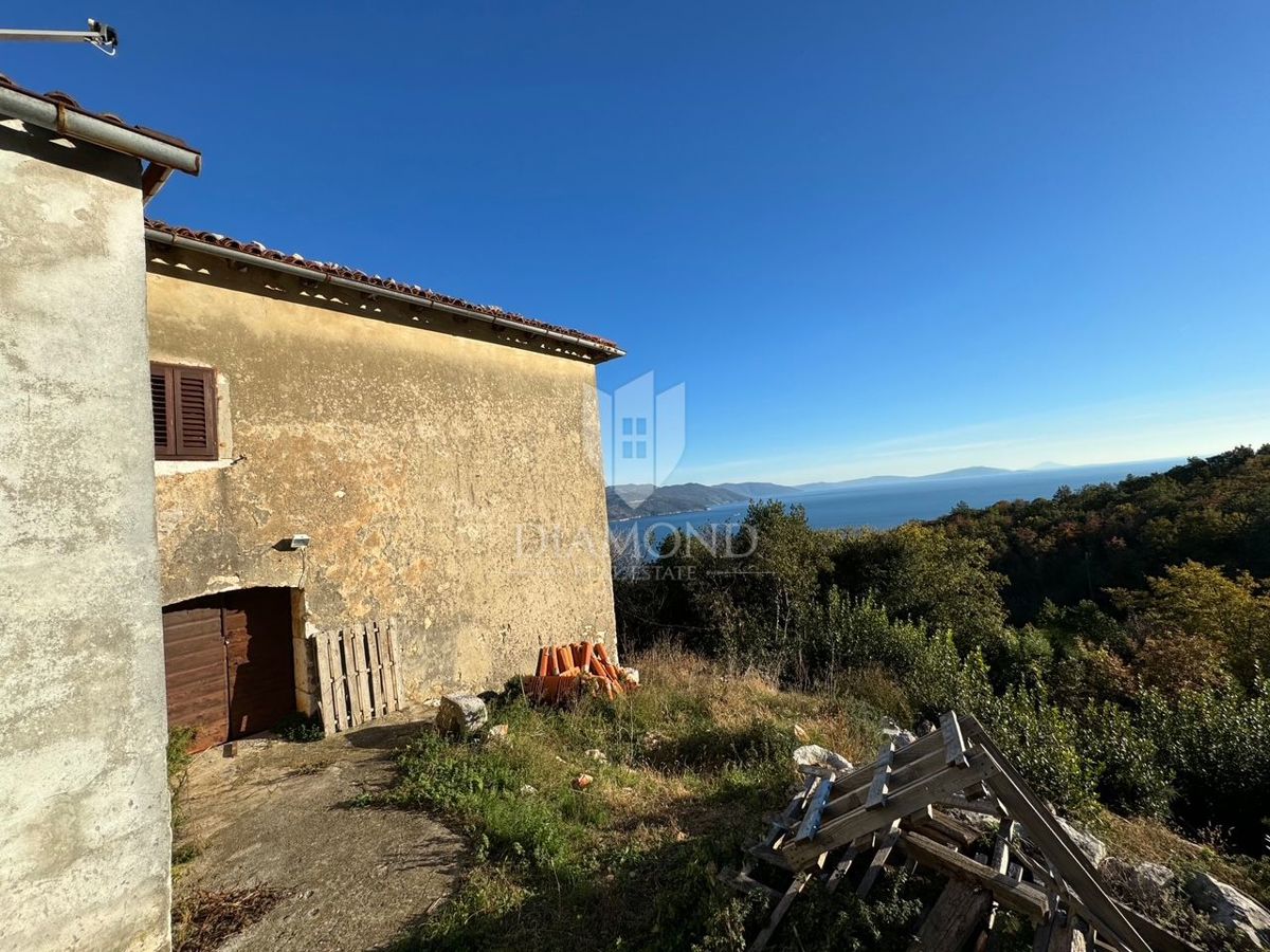 CASA IN PIETRA CON VISTA PANORAMICA SUL MARE