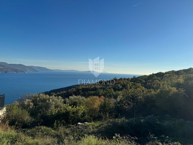 CASA IN PIETRA CON VISTA PANORAMICA SUL MARE
