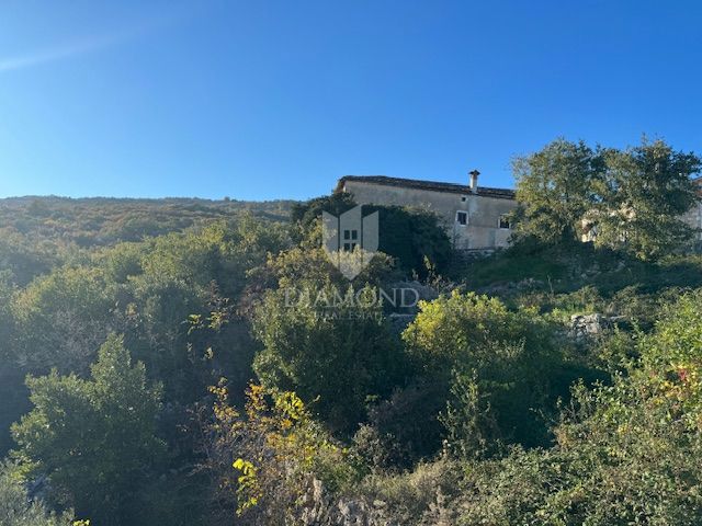 CASA IN PIETRA CON VISTA PANORAMICA SUL MARE