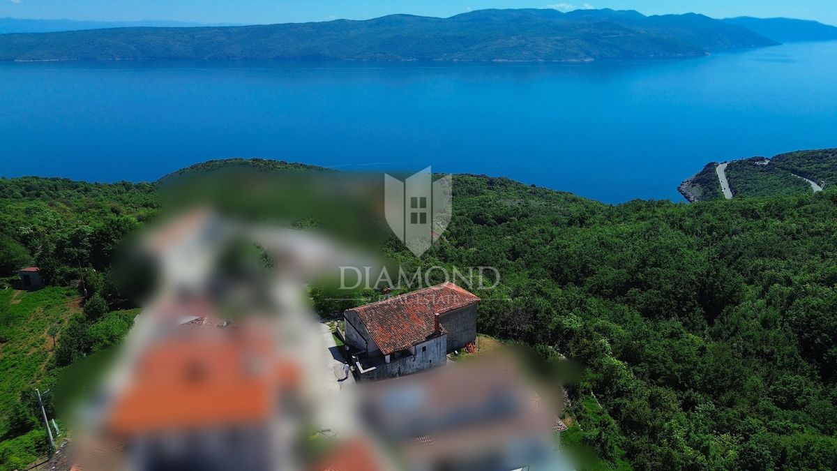 CASA IN PIETRA CON VISTA PANORAMICA SUL MARE