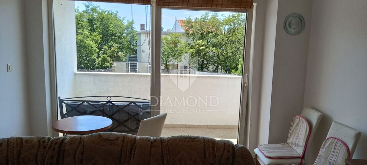 Jadranovo, ampio appartamento su due livelli