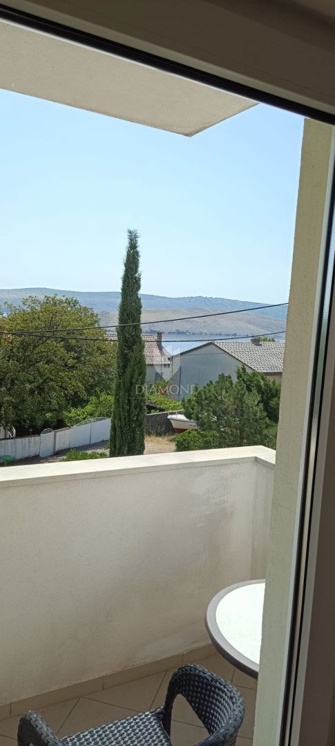 Jadranovo, ampio appartamento su due livelli