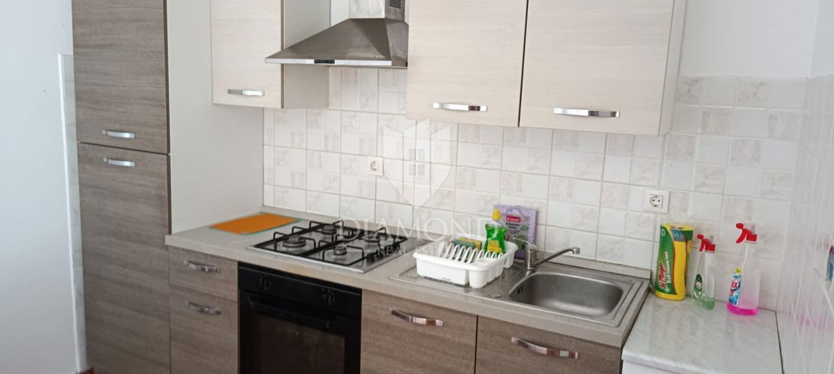 Jadranovo, ampio appartamento su due livelli