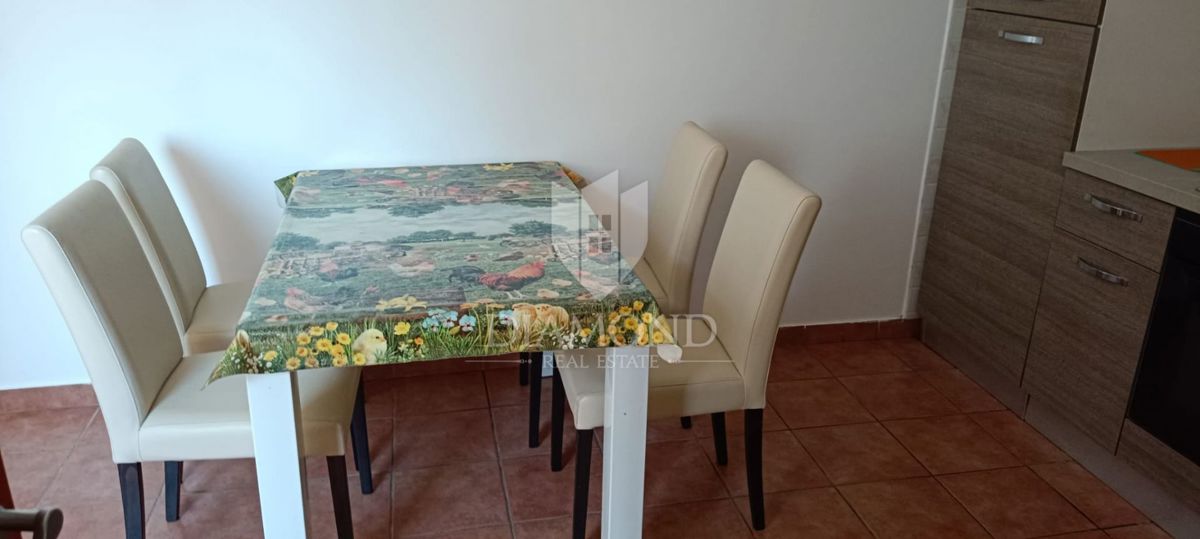 Jadranovo, ampio appartamento su due livelli