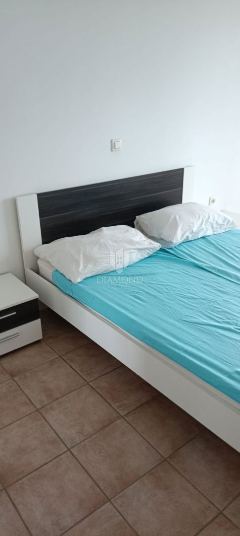 Jadranovo, ampio appartamento su due livelli