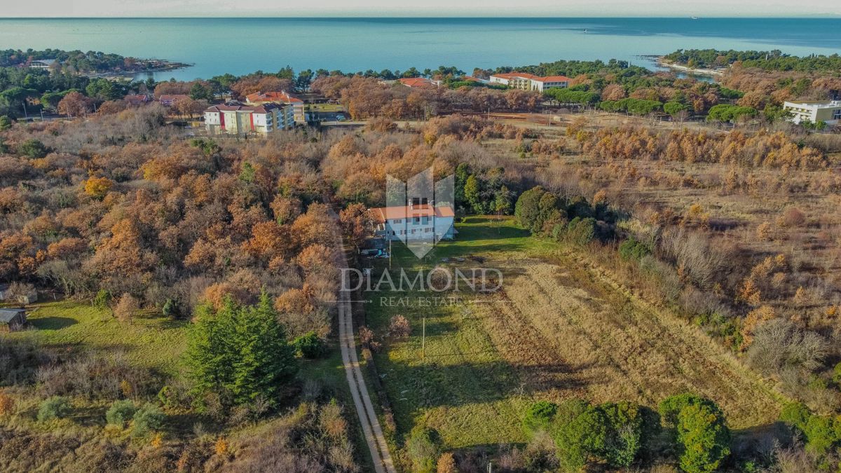 Umago, terreno edificabile a 500 m dal mare