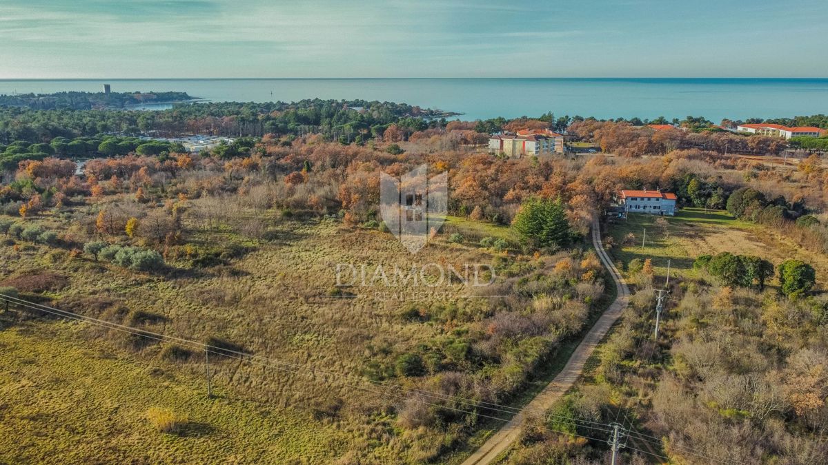 Umago, terreno edificabile a 500 m dal mare