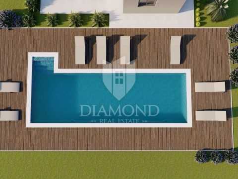 Parenzo – dintorni: Appartamento spazioso al primo piano in zona tranquilla