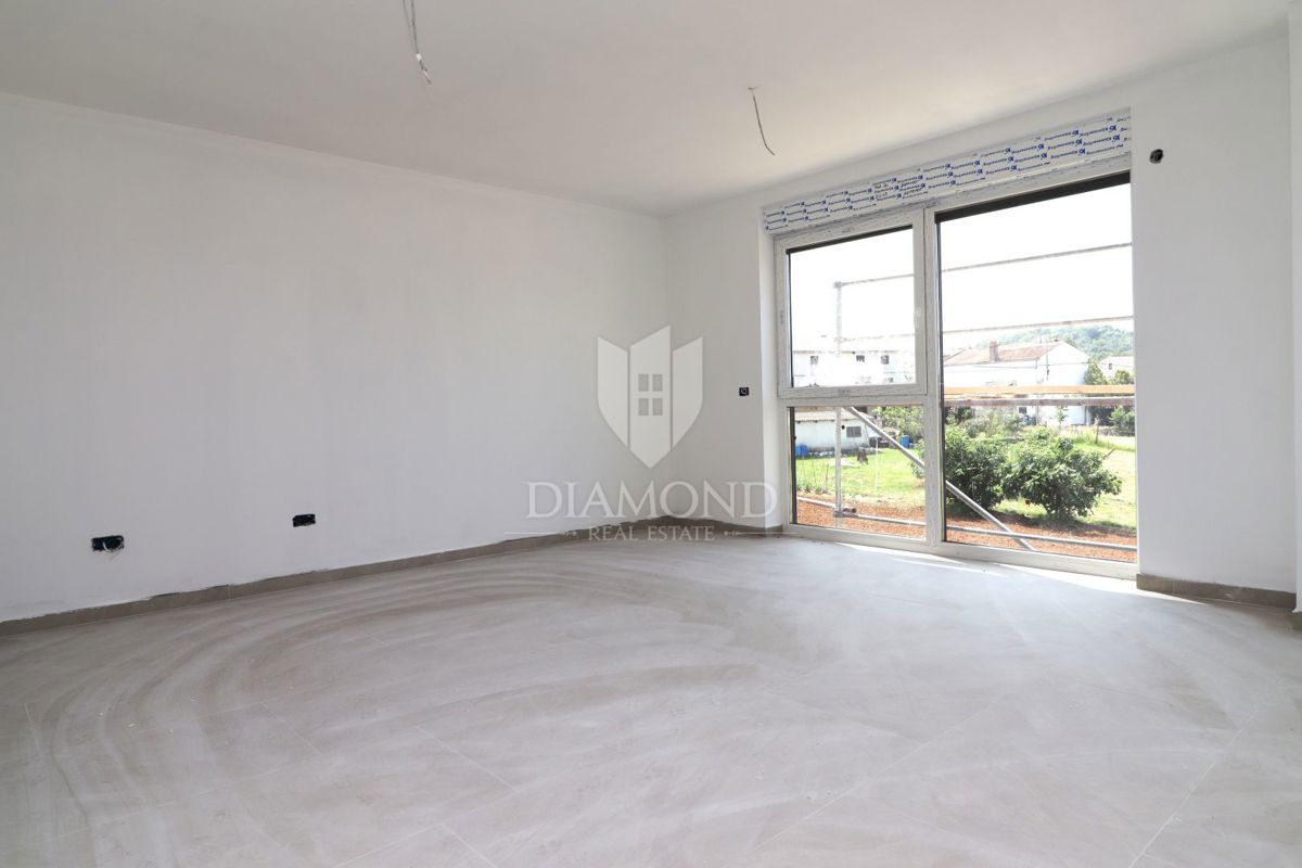 Parenzo – dintorni: Appartamento spazioso al primo piano in zona tranquilla